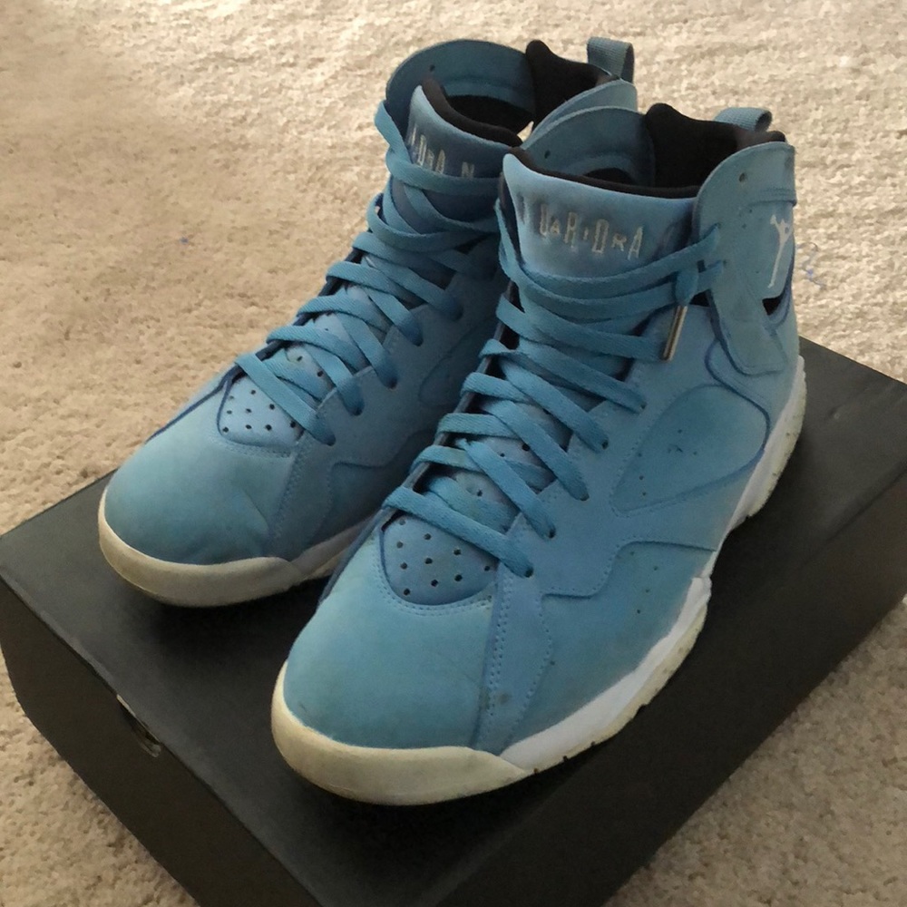 AIR JORDAN 7 RETRO "PANTONE” Size 11.5